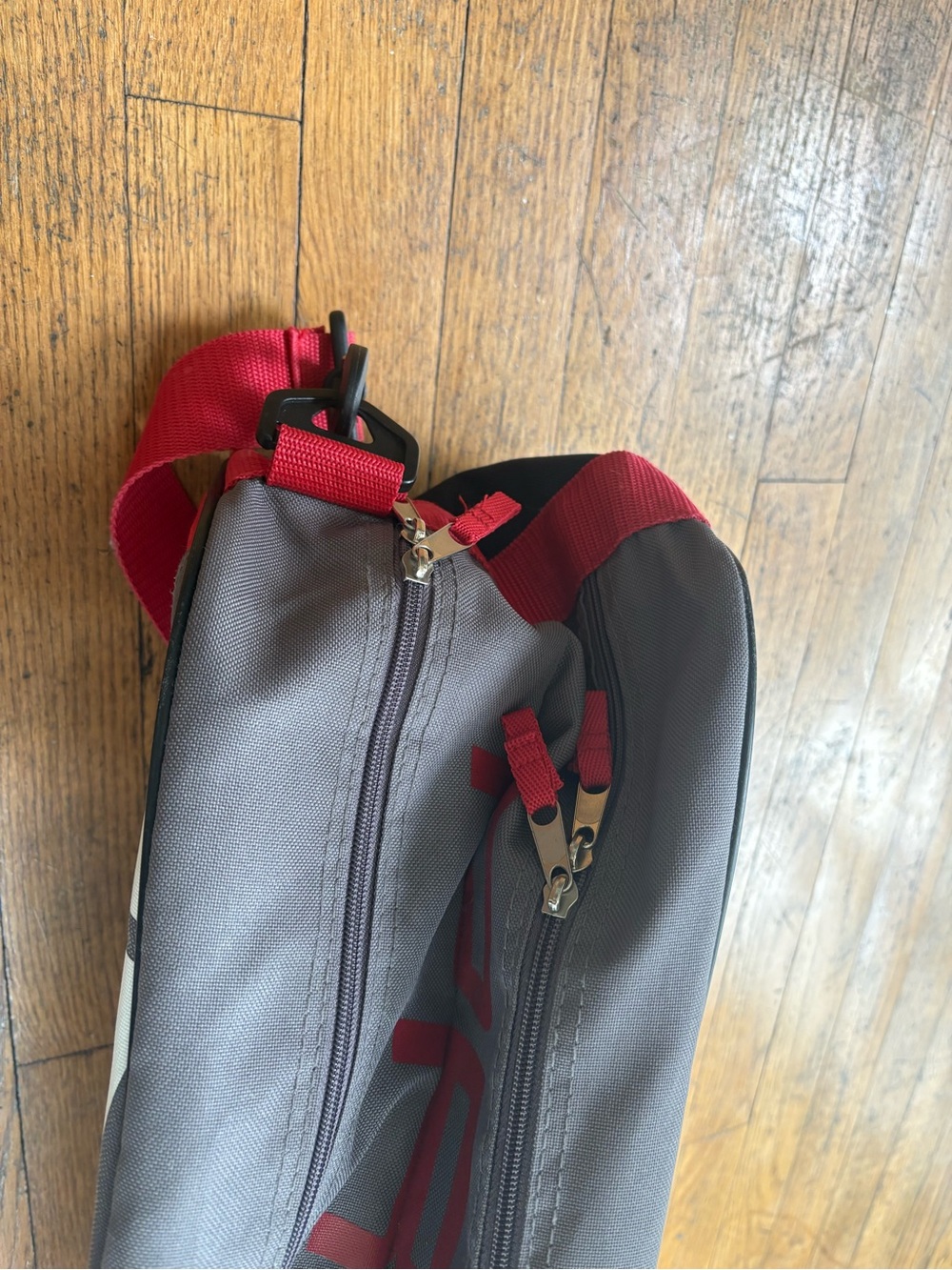 Wilson Pro Staff Tennis Racket Bag | Gray & Red | Multi-Compartment ๐พ - Picture 4 of 16